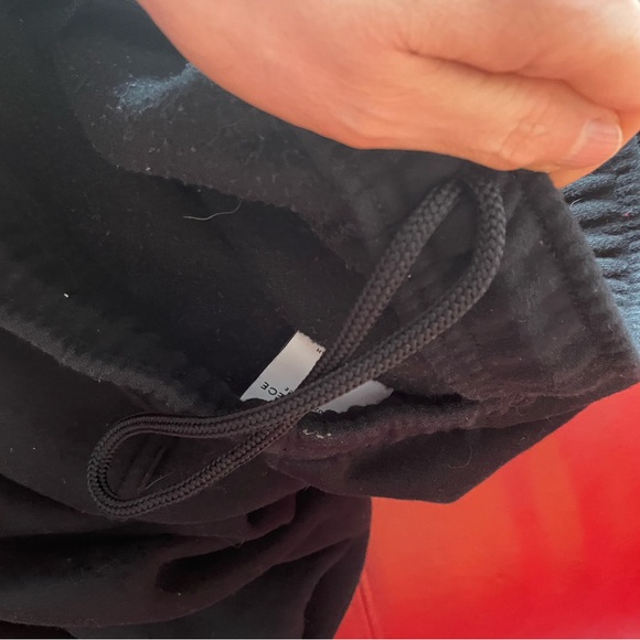 XL black cargo sweatfleece sweat fleece mega fit cozy aritzia - Picture 4 of 6